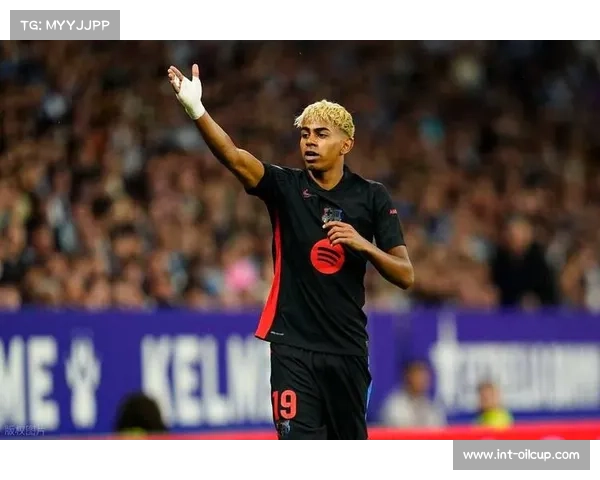 巴萨小将亚马尔欧冠首秀，创最年轻出场纪录